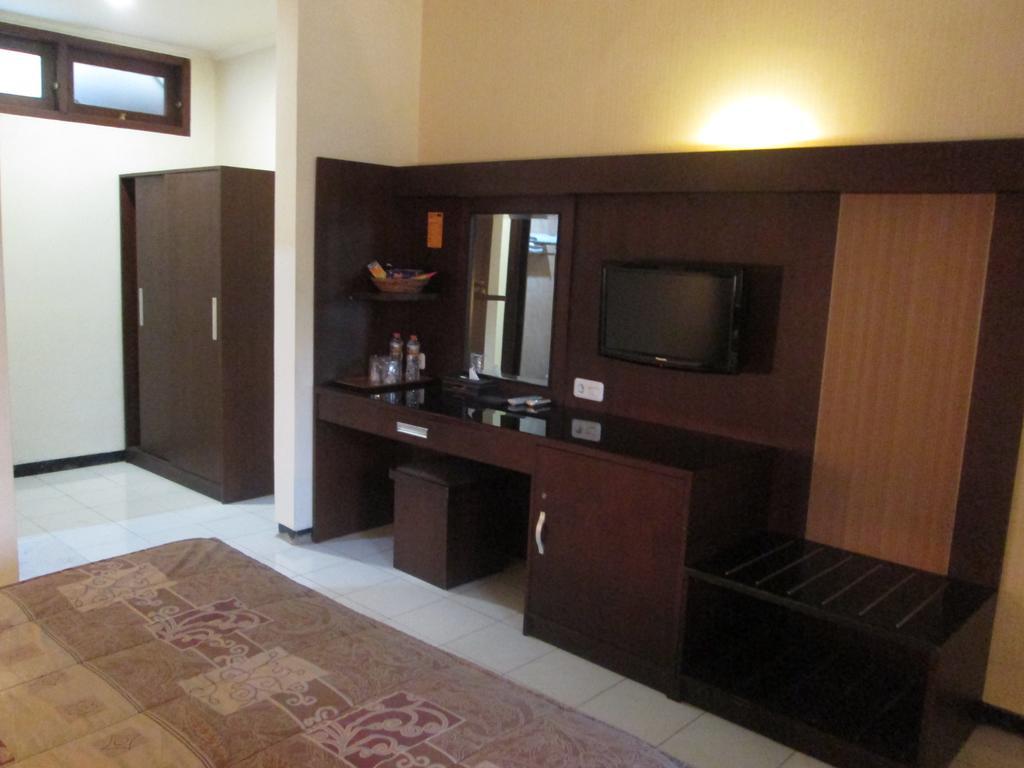 Hotel Wisanti Yogyakarta Exterior photo