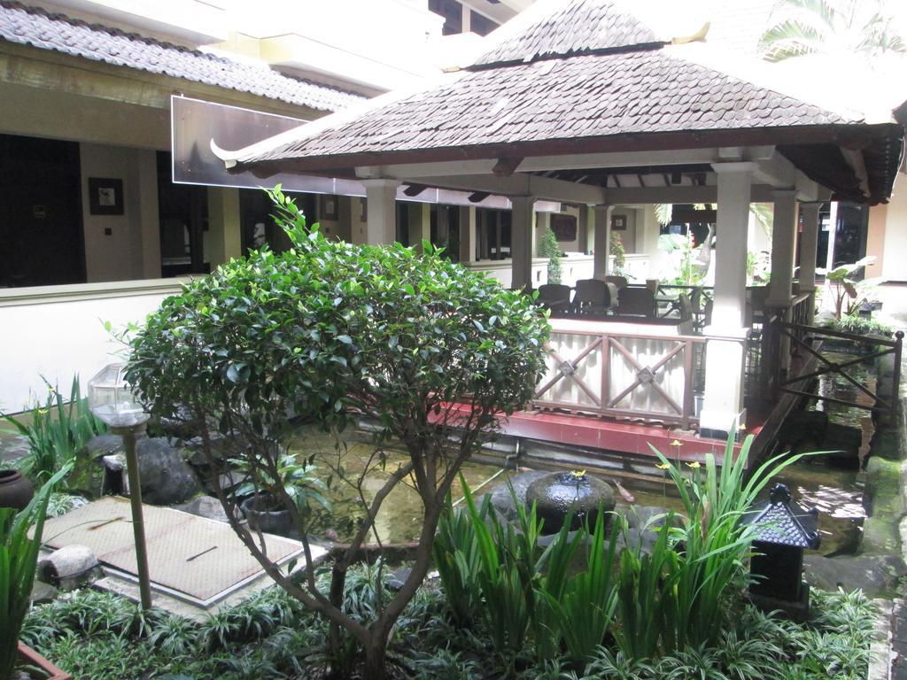Hotel Wisanti Yogyakarta Exterior photo